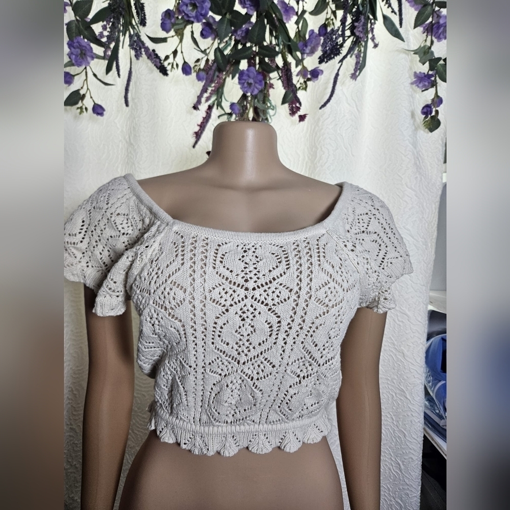 Freshman Cream Ruffled Crop Blouse